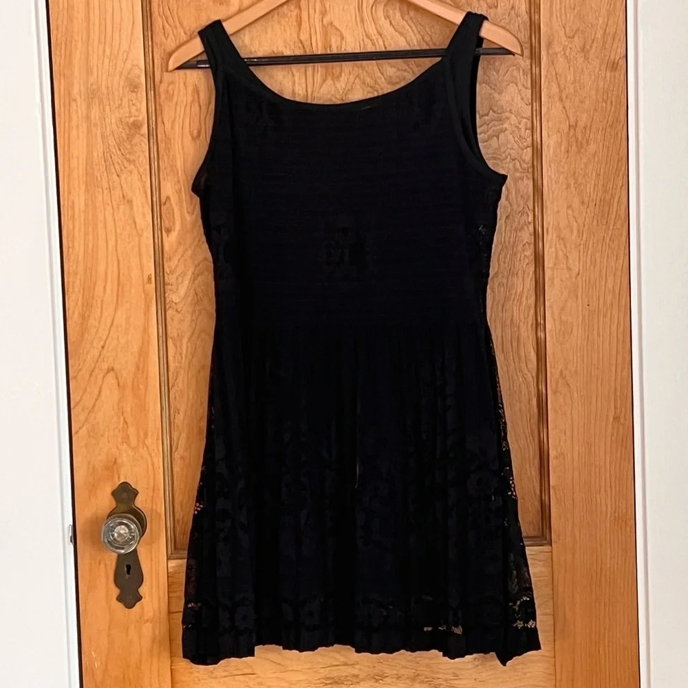 Black dress - Picture 4 of 4